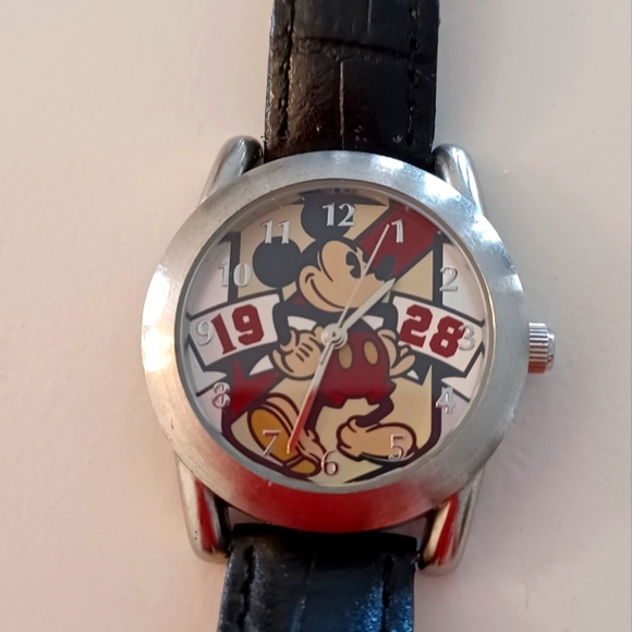 Authentic Limited Disney Mickey Mouse Watch - Picture 1 of 6